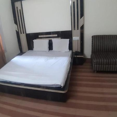 Oyo 81211 Hotel Janta 格德拉 外观 照片