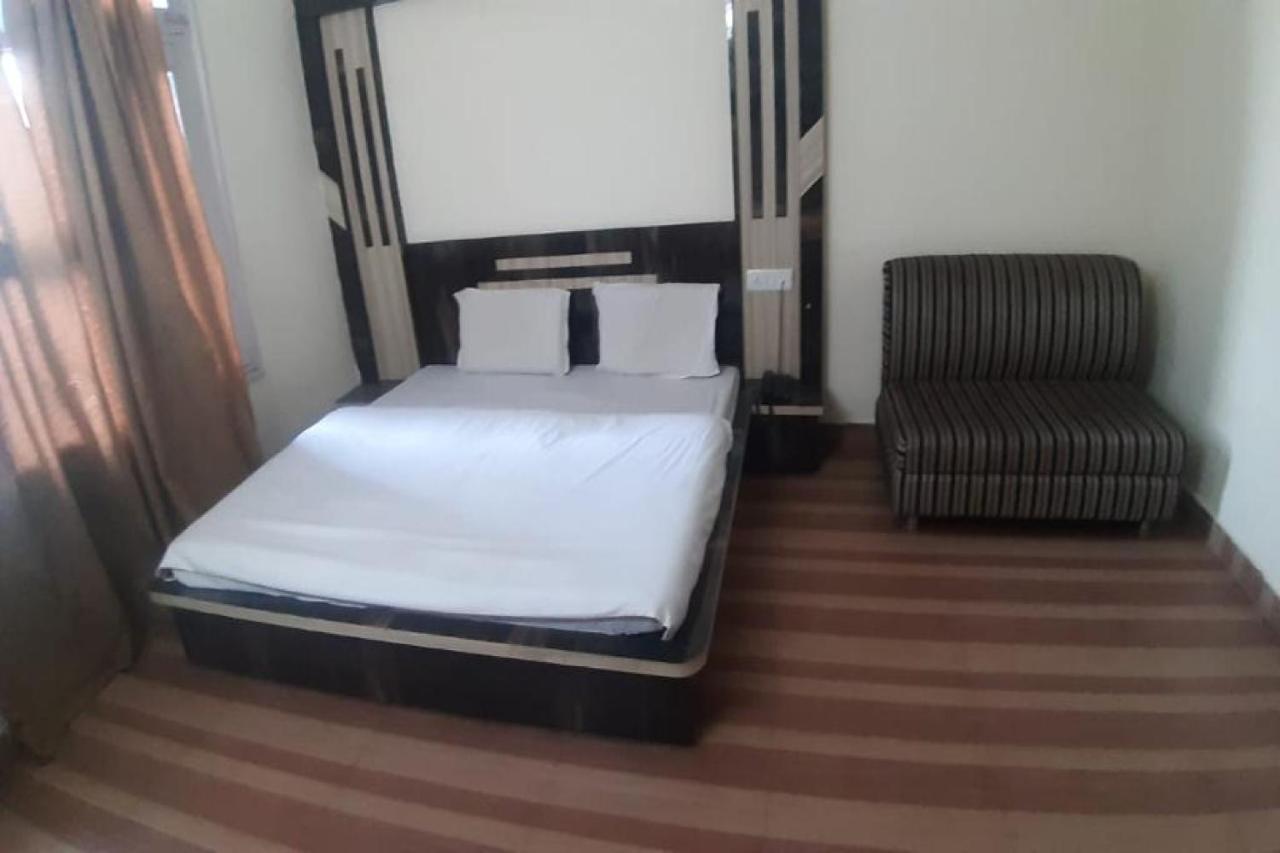 Oyo 81211 Hotel Janta 格德拉 外观 照片
