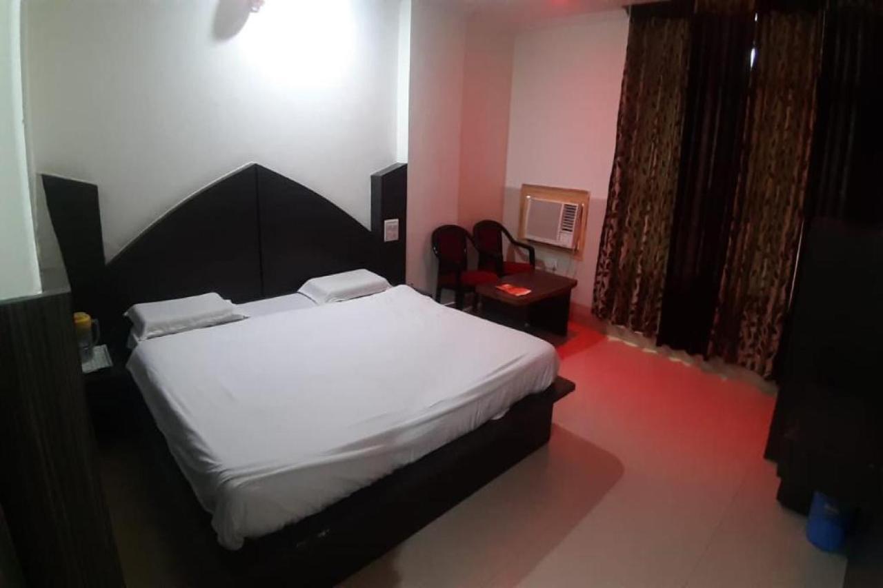 Oyo 81211 Hotel Janta 格德拉 外观 照片