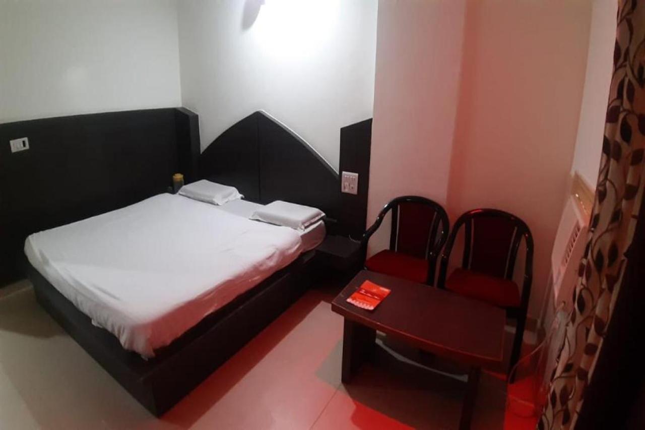 Oyo 81211 Hotel Janta 格德拉 外观 照片