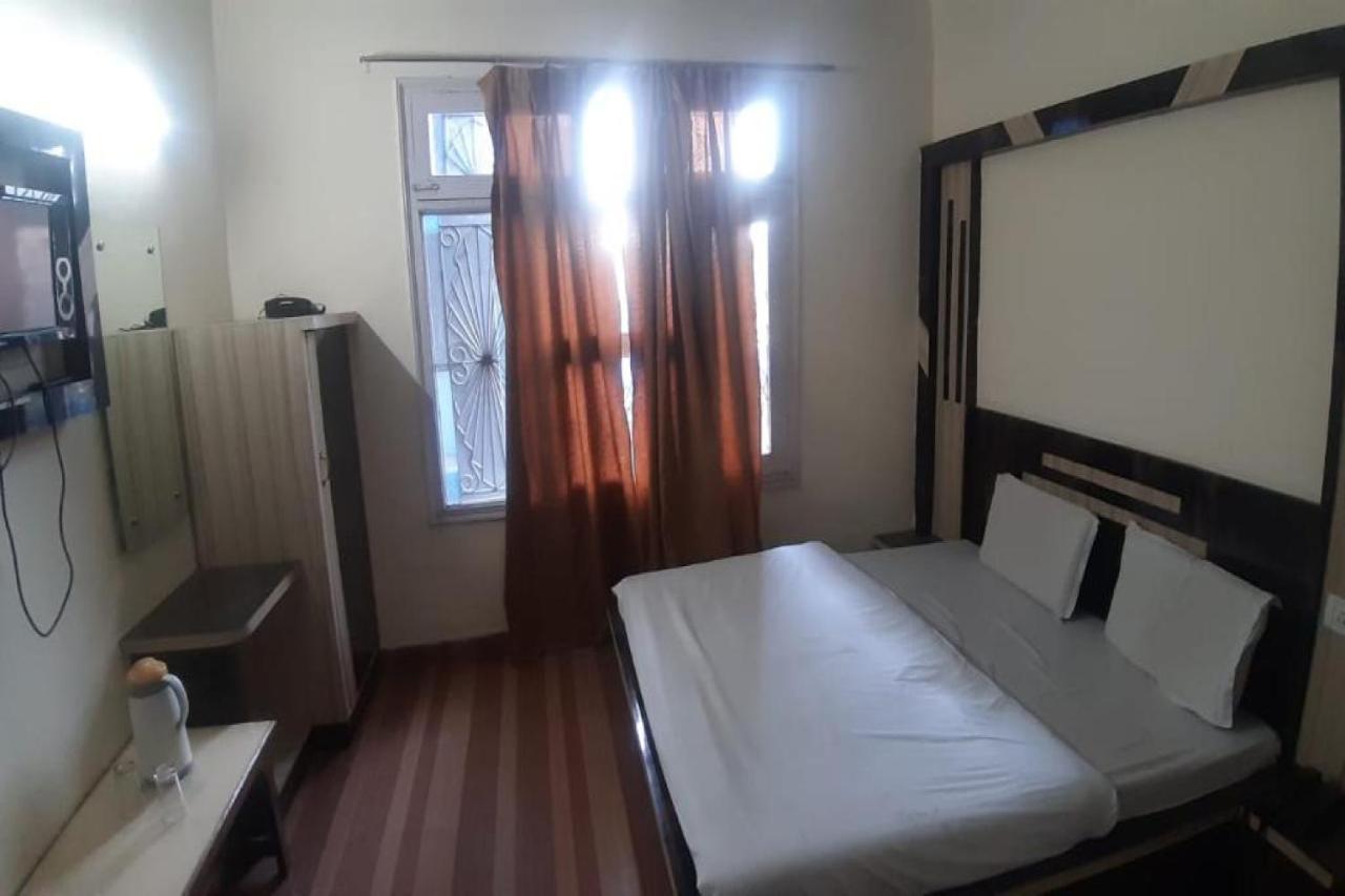 Oyo 81211 Hotel Janta 格德拉 外观 照片