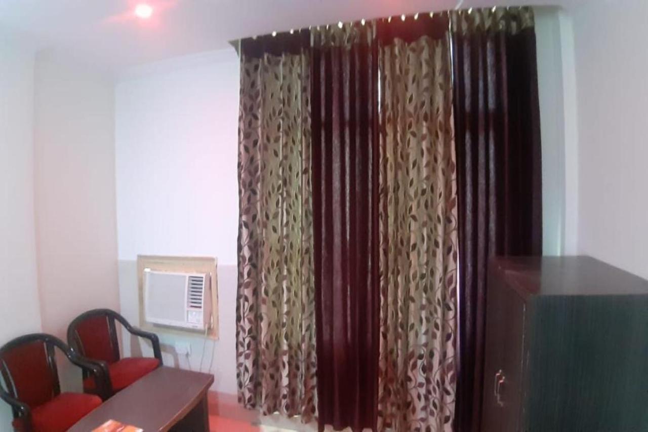 Oyo 81211 Hotel Janta 格德拉 外观 照片