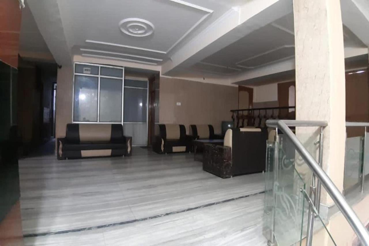 Oyo 81211 Hotel Janta 格德拉 外观 照片