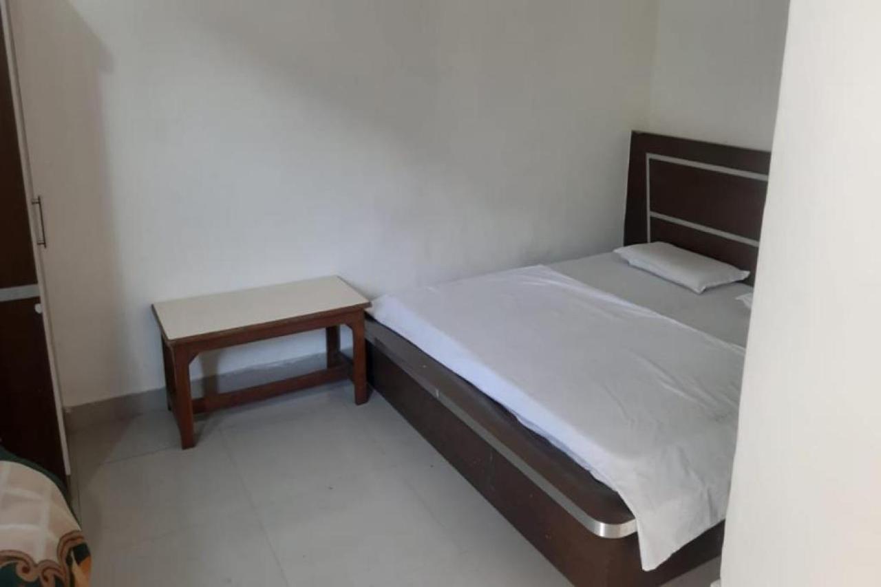 Oyo 81211 Hotel Janta 格德拉 外观 照片